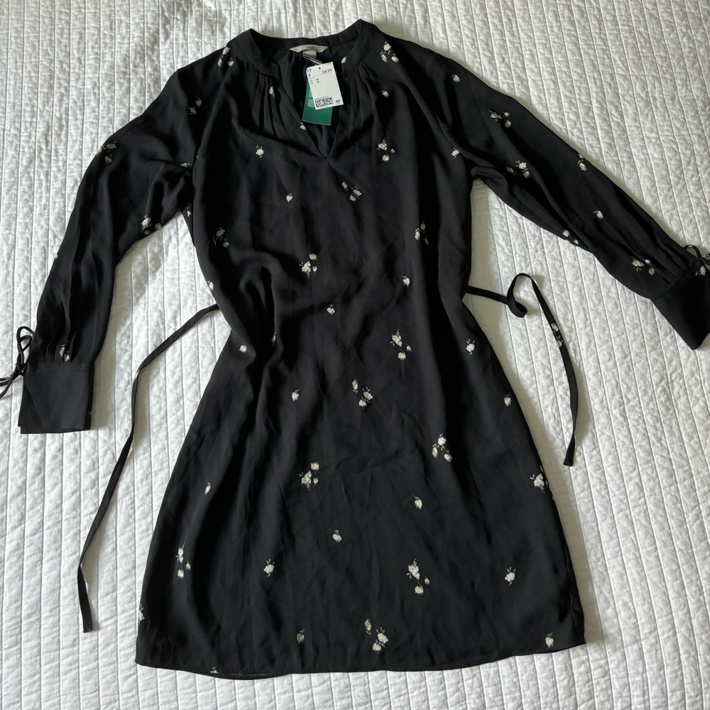 NWT H&M Floral Tie Detail Dress